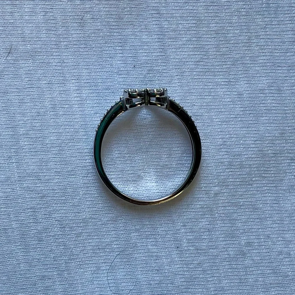 10K Gold and Sapphire Ring - Picture 3 of 6